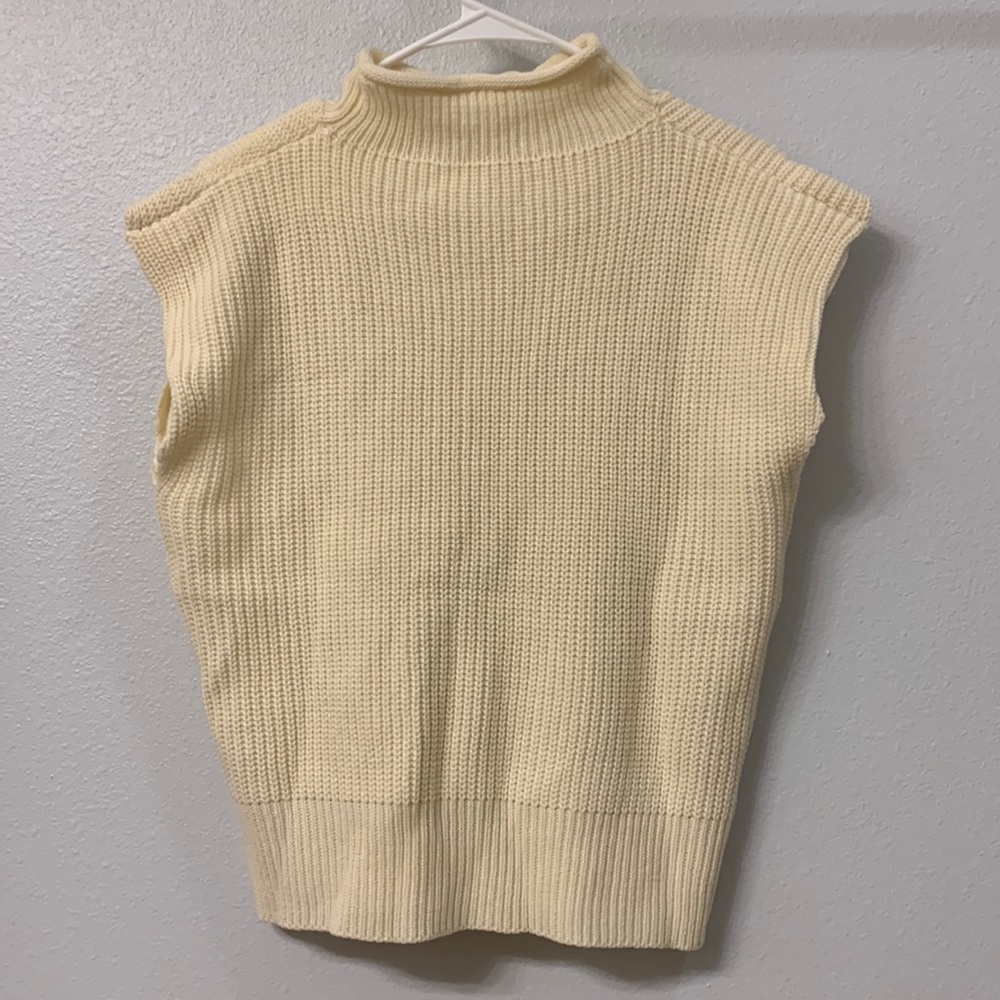 mock neck Sweater vest